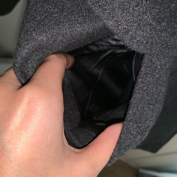 SOLD! •Coat• - Picture 4 of 8